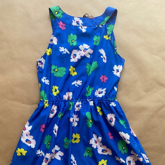 Spring Flowers Dress - Picture 4 of 4